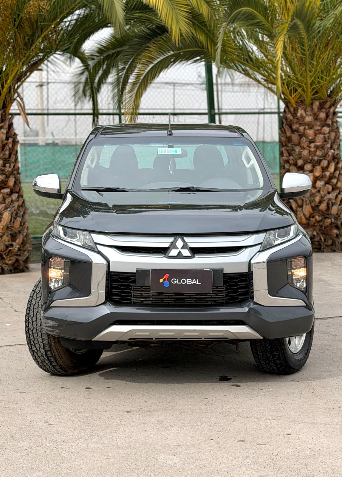 Mitsubishi L200 Katana CRT (grafito)