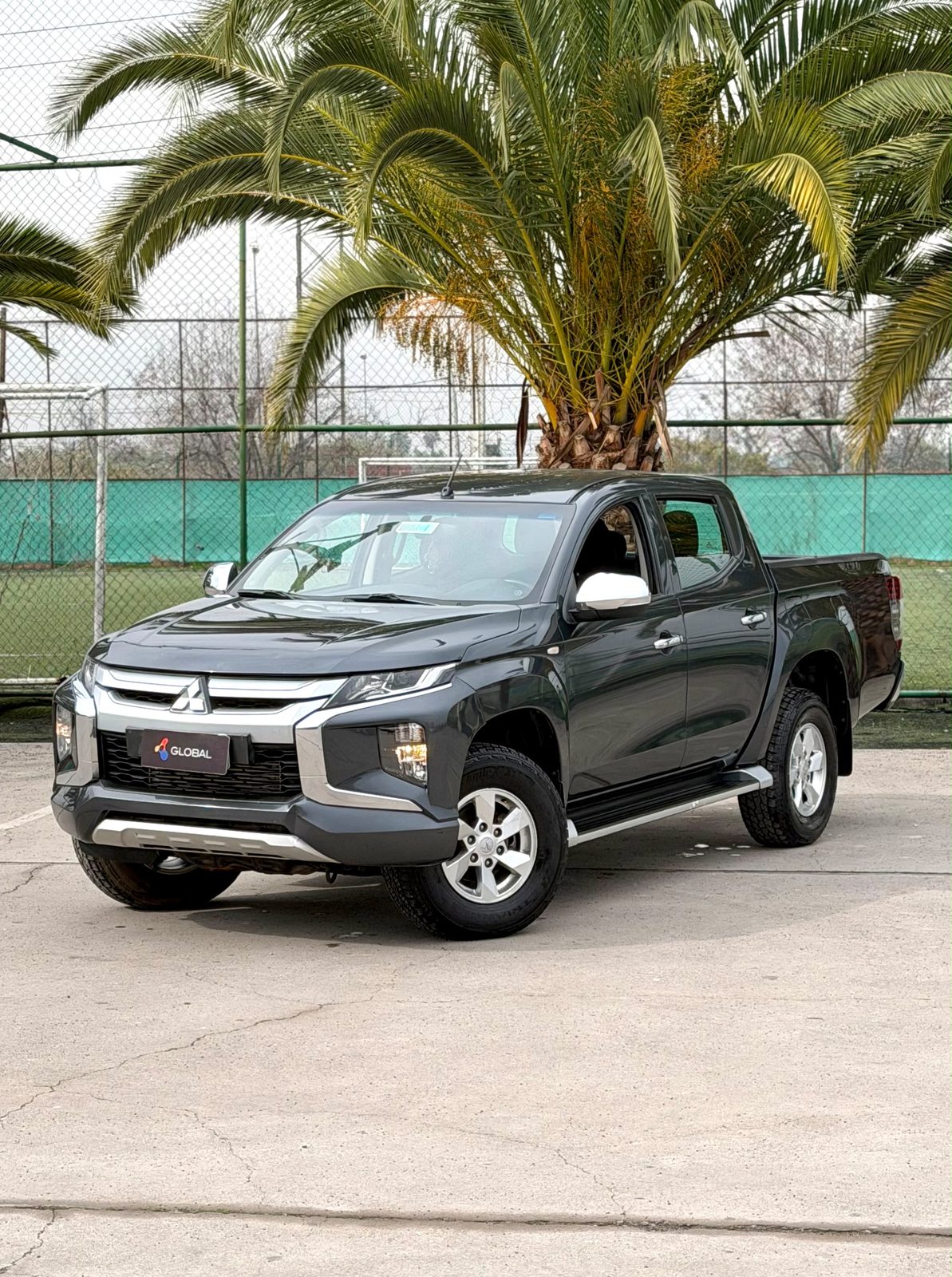 Mitsubishi L200 Katana CRT (grafito) — foto 3